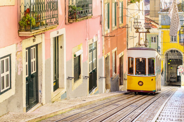 Tramway historique dans Lisbonne